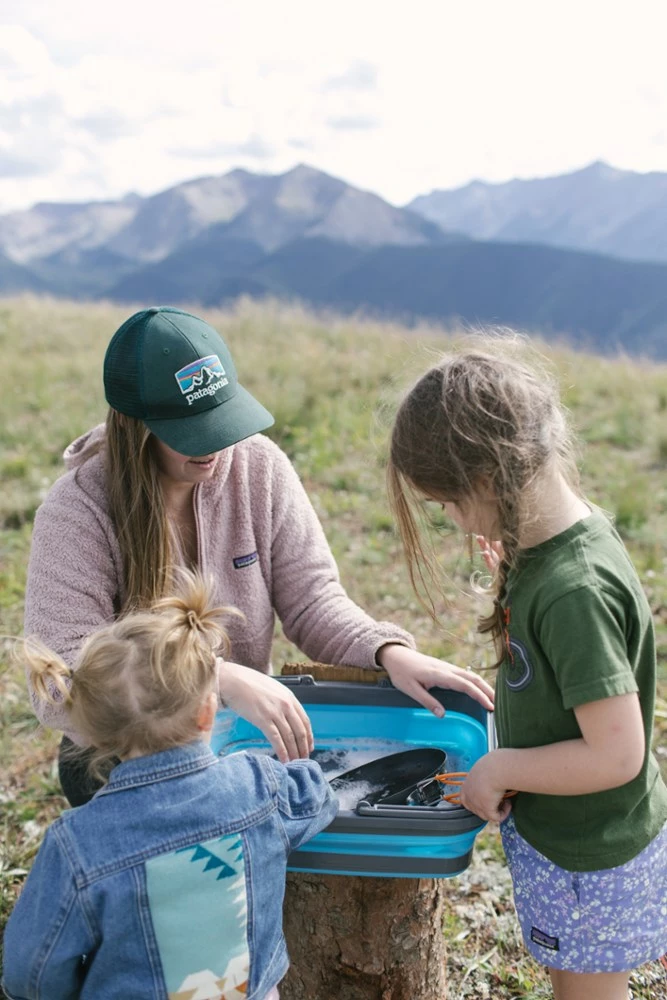 SOL Flat Pack Collapsible Sink - 16 Liters 7 SOL Flat Pack Collapsible Sink - 16 Liters - Image 5