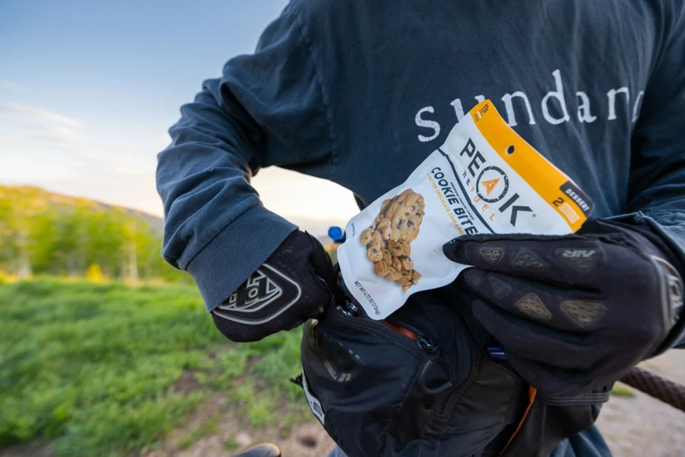 PEAK REFUEL Peanut Butter Chocolate Chip Cookie Bites 6 PEAK REFUEL Peanut Butter Chocolate Chip Cookie Bites - Image 4